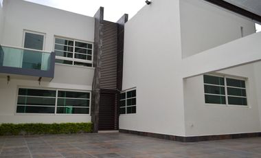 Ubicadísima residencia en Country Club