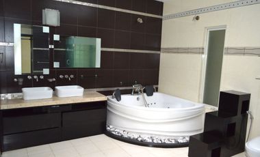 Ubicadísima residencia en Country Club