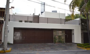 Ubicadísima residencia en Country Club