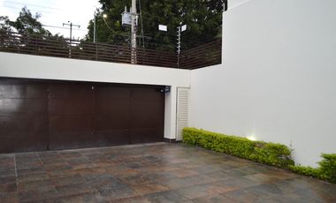 Ubicadísima residencia en Country Club