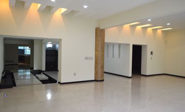 Ubicadísima residencia en Country Club