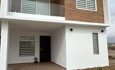 4 RECAMARAS RECAMARA PRINCIPAL CON BAÑO COMPLETO Y VESTIDOR