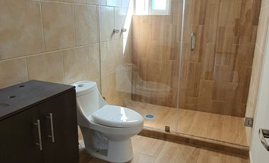 4 RECAMARAS RECAMARA PRINCIPAL CON BAÑO COMPLETO Y VESTIDOR
