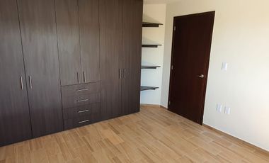 4 RECAMARAS RECAMARA PRINCIPAL CON BAÑO COMPLETO Y VESTIDOR