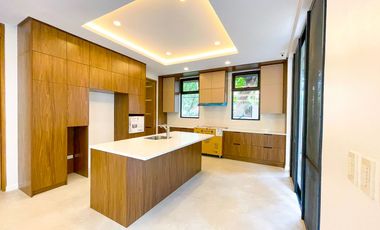 Ayala Alabang Village 5 Bedroom 5BR House for Sale in Muntilupa City AAV