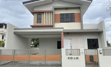 Luxuriate in Opulent Living at The Grand Park Place Village, Imus Cavite! Move-in Ready 3-Bedroom Single Detached House and Lot!