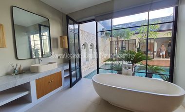 Brand new villa 3 bedrooms 240m2 di Jimbaran