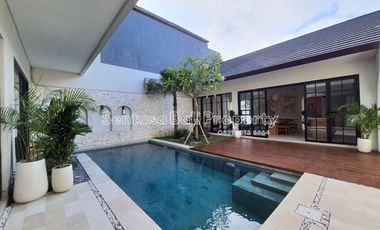 Brand new villa 3 bedrooms 240m2 di Jimbaran