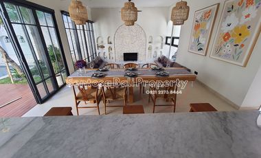 Brand new villa 3 bedrooms 240m2 di Jimbaran