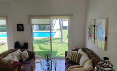 Casa en venta en Yautepec Morelos, en conjunto con alberca.