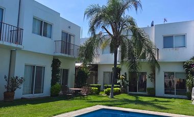Casa en venta en Yautepec Morelos, en conjunto con alberca.