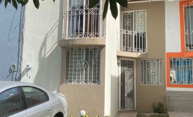 CASA EN VENTA EN FRACCIONAMIENTO PUERTA DEL LLANO ZAPOPAN