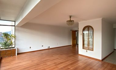 Venta amplio departamento
