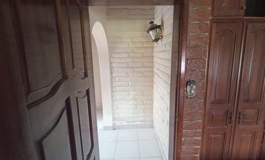 Vendo un Terreno con Casa en Pifo
