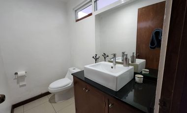 Casa en Venta en San Miguel Zinacantepec de tres niveles y cuatro recamaras