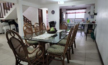 Casa en Venta en San Miguel Zinacantepec de tres niveles y cuatro recamaras