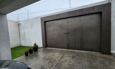 Casa en Venta en San Miguel Zinacantepec de tres niveles y cuatro recamaras