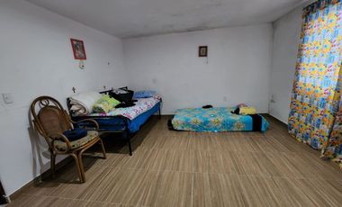 Casa en Venta en San Miguel Zinacantepec de tres niveles y cuatro recamaras