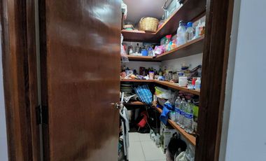 Casa en Venta en San Miguel Zinacantepec de tres niveles y cuatro recamaras