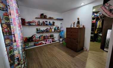 Casa en Venta en San Miguel Zinacantepec de tres niveles y cuatro recamaras
