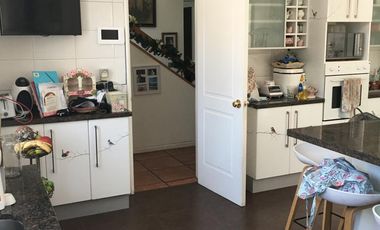 Arriendo linda casa, Amigos de Peñalolen, Consistorial