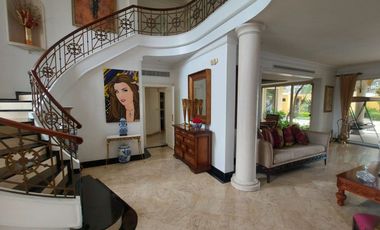 Samborondon, Renta de Linda Casa 4 Dorm. con Piscina Amoblada