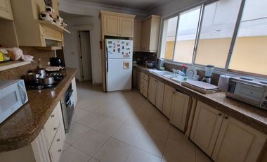 Samborondon, Renta de Linda Casa 4 Dorm. con Piscina Amoblada