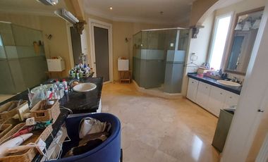 Samborondon, Renta de Linda Casa 4 Dorm. con Piscina Amoblada