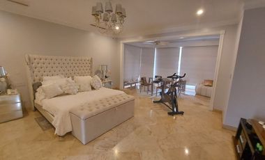 Samborondon, Renta de Linda Casa 4 Dorm. con Piscina Amoblada