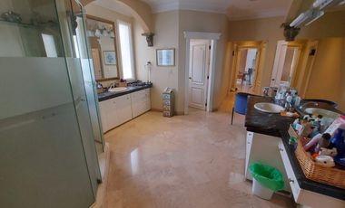 Samborondon, Renta de Linda Casa 4 Dorm. con Piscina Amoblada