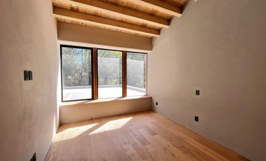 CASA EN VENTA EN VALLE DE BRAVO A 7 MINUTOS DEL CENTRO DE AVANDARO