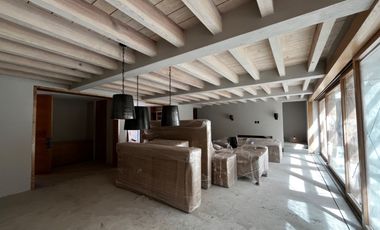 CASA EN VENTA EN VALLE DE BRAVO A 7 MINUTOS DEL CENTRO DE AVANDARO