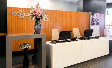 Book open plan office space for businesses of all sizes in Regus Enterprise Makati