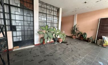 OPORTUNIDA DE NEGOCIO AMPLIA CASA EN VENTA – AV.  GRAU DE PIURA