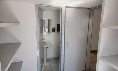 LOCAL / OFICINAS (Coorporativas, administrativas, comerciales, educativas, consultorios, etc.) / Edificio /---  COMERCIALES EN RENTA EN BERNARDO QUINT