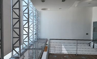 LOCAL / OFICINAS (Coorporativas, administrativas, comerciales, educativas, consultorios, etc.) / Edificio /---  COMERCIALES EN RENTA EN BERNARDO QUINT