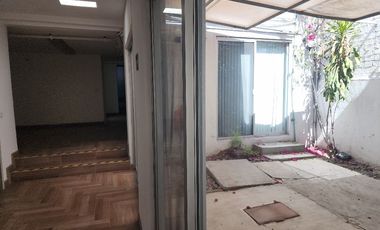 LOCAL / OFICINAS (Coorporativas, administrativas, comerciales, educativas, consultorios, etc.) / Edificio /---  COMERCIALES EN RENTA EN BERNARDO QUINT