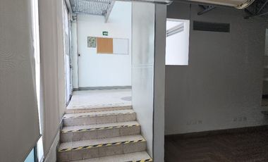 LOCAL / OFICINAS (Coorporativas, administrativas, comerciales, educativas, consultorios, etc.) / Edificio /---  COMERCIALES EN RENTA EN BERNARDO QUINT