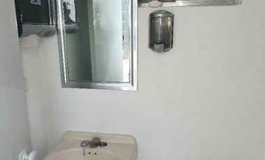 LOCAL / OFICINAS (Coorporativas, administrativas, comerciales, educativas, consultorios, etc.) / Edificio /---  COMERCIALES EN RENTA EN BERNARDO QUINT