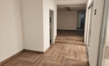 LOCAL / OFICINAS (Coorporativas, administrativas, comerciales, educativas, consultorios, etc.) / Edificio /---  COMERCIALES EN RENTA EN BERNARDO QUINT