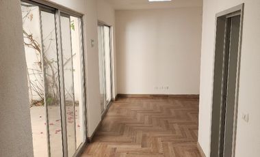 LOCAL / OFICINAS (Coorporativas, administrativas, comerciales, educativas, consultorios, etc.) / Edificio /---  COMERCIALES EN RENTA EN BERNARDO QUINT