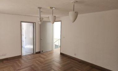 LOCAL / OFICINAS (Coorporativas, administrativas, comerciales, educativas, consultorios, etc.) / Edificio /---  COMERCIALES EN RENTA EN BERNARDO QUINT