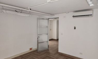 LOCAL / OFICINAS (Coorporativas, administrativas, comerciales, educativas, consultorios, etc.) / Edificio /---  COMERCIALES EN RENTA EN BERNARDO QUINT