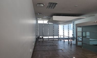 LOCAL / OFICINAS (Coorporativas, administrativas, comerciales, educativas, consultorios, etc.) / Edificio /---  COMERCIALES EN RENTA EN BERNARDO QUINT