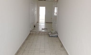 CASA CON LOCAL EN VENTA EN EL CENTRO - A UNOS PASOS DE MADERO