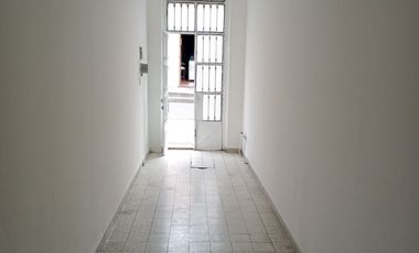 CASA CON LOCAL EN VENTA EN EL CENTRO - A UNOS PASOS DE MADERO