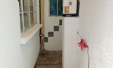 CASA CON LOCAL EN VENTA EN EL CENTRO - A UNOS PASOS DE MADERO