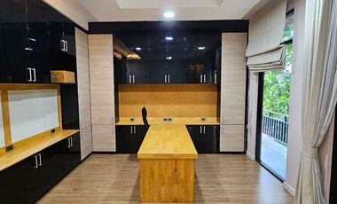 บ้านเดี่ยวสุดหรูแบบ Fully Furnished พร้อมโกดังสินค้าและที่ดินขนาด 12 ไร่  หน้ากว้าง 100 เมตร  ติดถนนเลี่ยงเมือง  จังหวัดราชบุรี เดินทางสะดวกมาก ใกล้ตั
