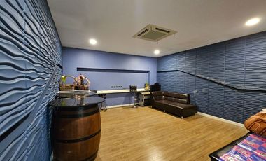 บ้านเดี่ยวสุดหรูแบบ Fully Furnished พร้อมโกดังสินค้าและที่ดินขนาด 12 ไร่  หน้ากว้าง 100 เมตร  ติดถนนเลี่ยงเมือง  จังหวัดราชบุรี เดินทางสะดวกมาก ใกล้ตั
