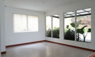 PR16946 Venta y renta de casa en el sector Alto del Escobero